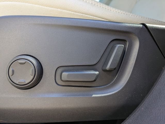 Used 2019 Volvo XC40 T5 Momentum image 20