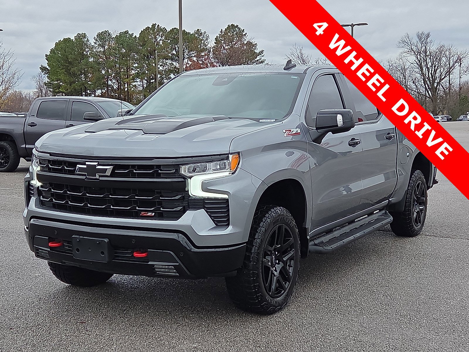 Used 2024 Chevrolet Silverado 1500 LT Trail Boss w/ LT Trail Boss Premium Package image 2