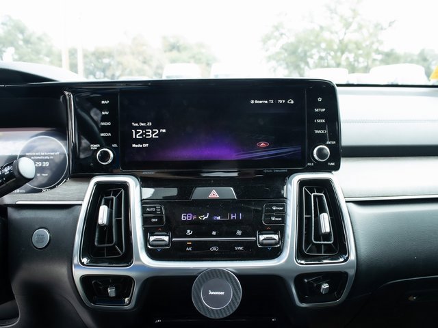Used 2022 Kia Sorento SX Prestige image 11