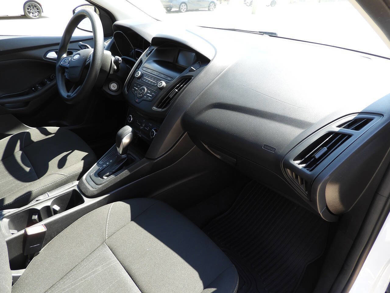 Used 2018 Ford Focus SE image 31