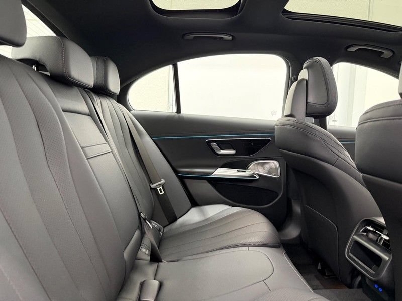New 2026 Mercedes-Benz E 350 4MATIC Sedan image 5