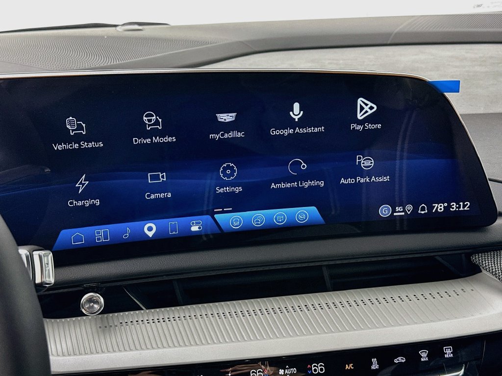 New 2027 Cadillac Optiq Luxury w/ LPO, Floor Liner Package AWD/4WD image 18