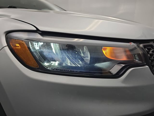 Used 2024 Jeep Compass Trailhawk AWD/4WD image 13