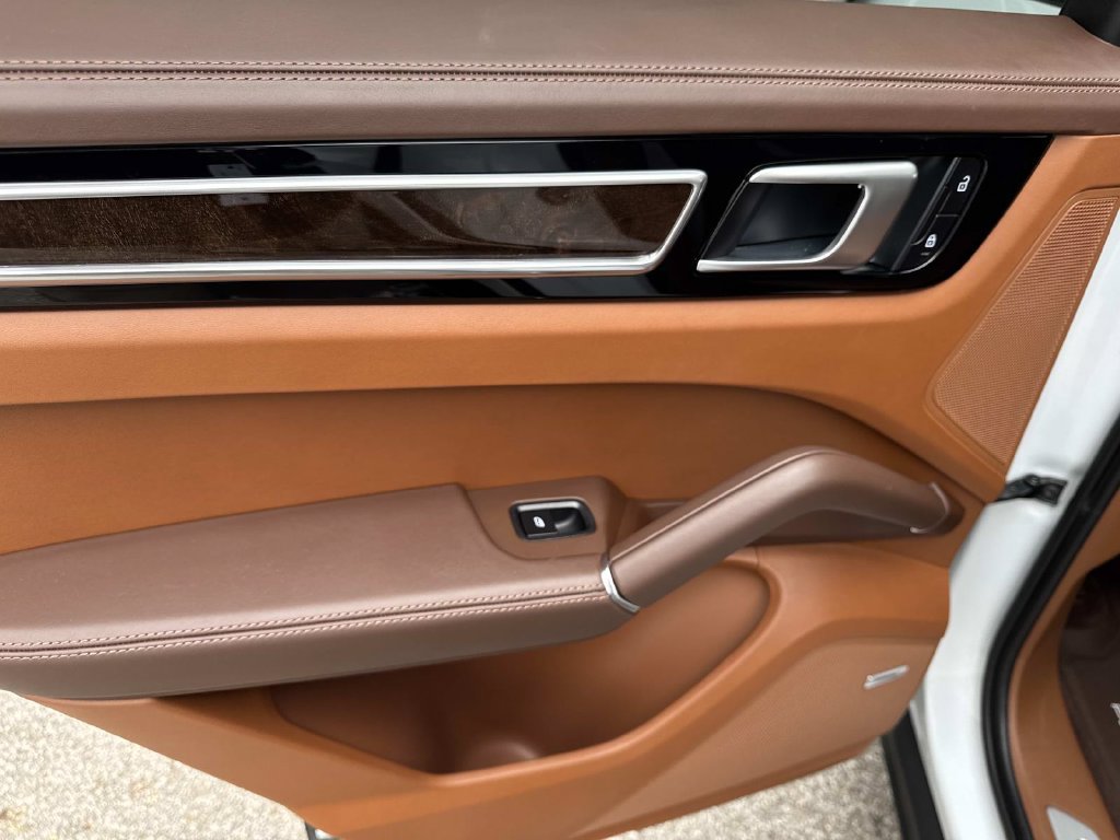 Certified 2023 Porsche Cayenne S Platinum AWD/4WD image 12