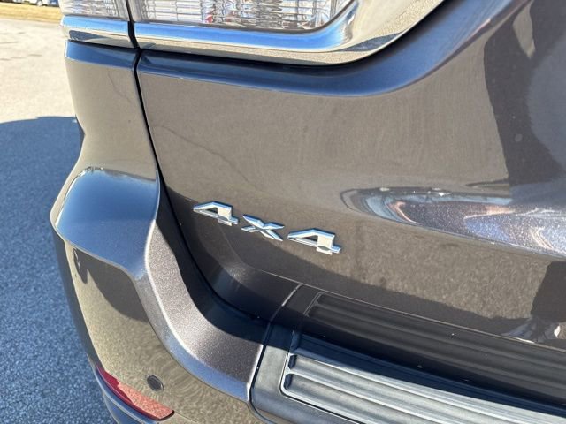 Used 2017 Jeep Grand Cherokee Laredo w/ Quick Order Package 23E image 9