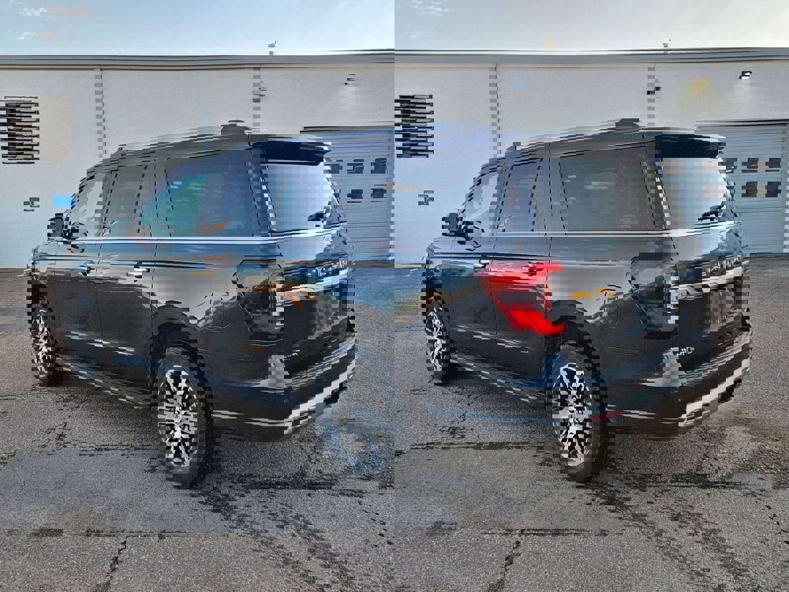 Used 2024 Ford Expedition Max Limited image 36