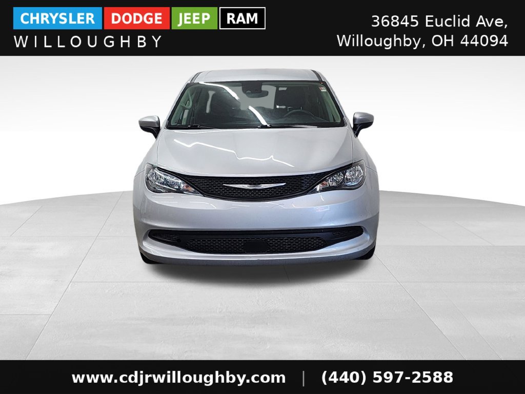 Used 2023 Chrysler Voyager LX FWD image 2