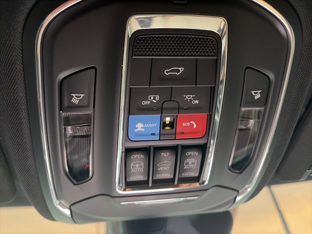 Used 2024 Jeep Grand Cherokee L Limited w/ Luxury Tech Group II image 25