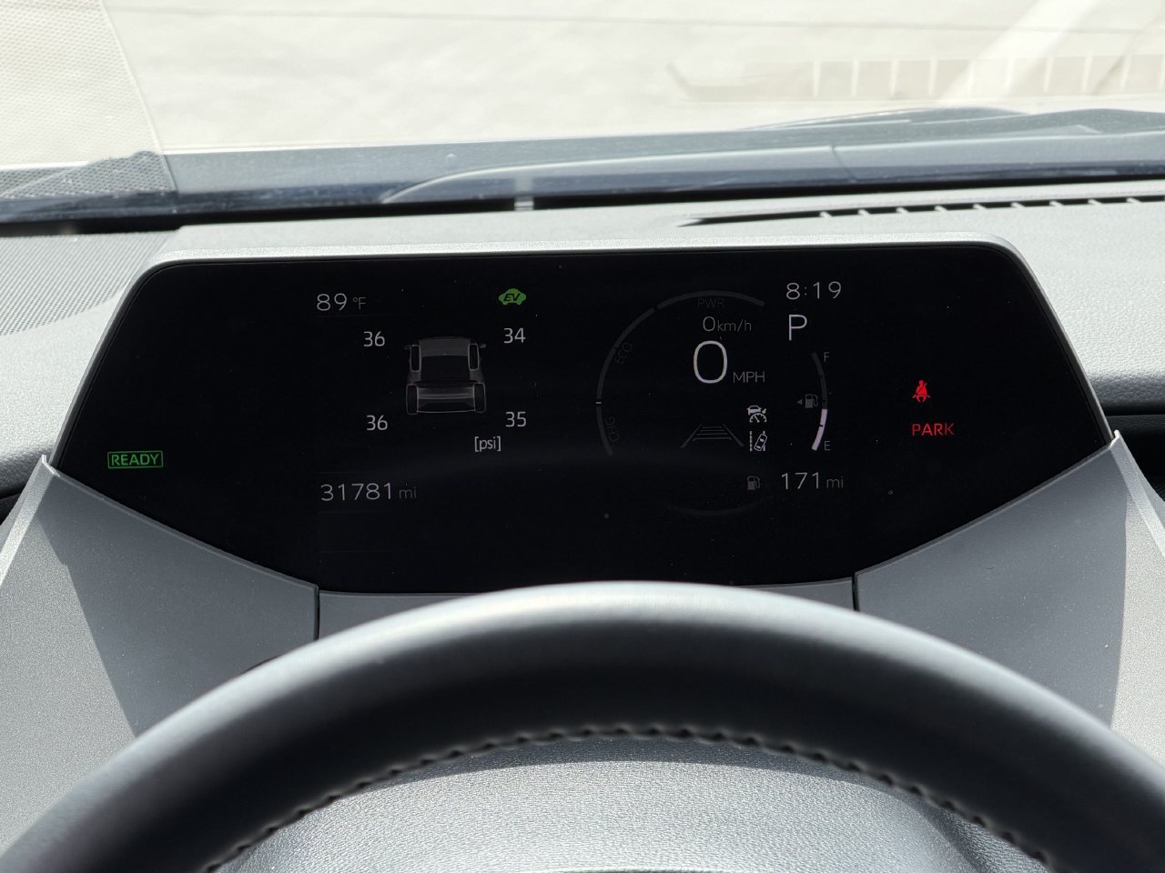 Used 2025 Toyota Prius LE FWD image 15