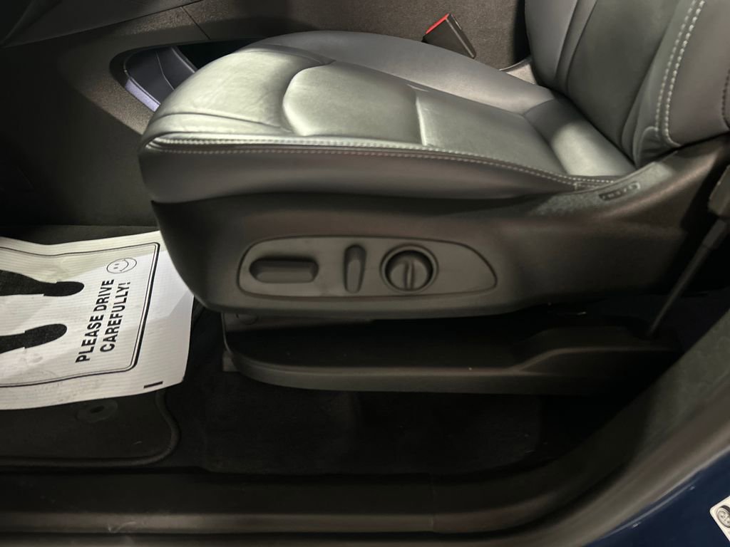 Used 2023 Buick Enclave Essence FWD image 13