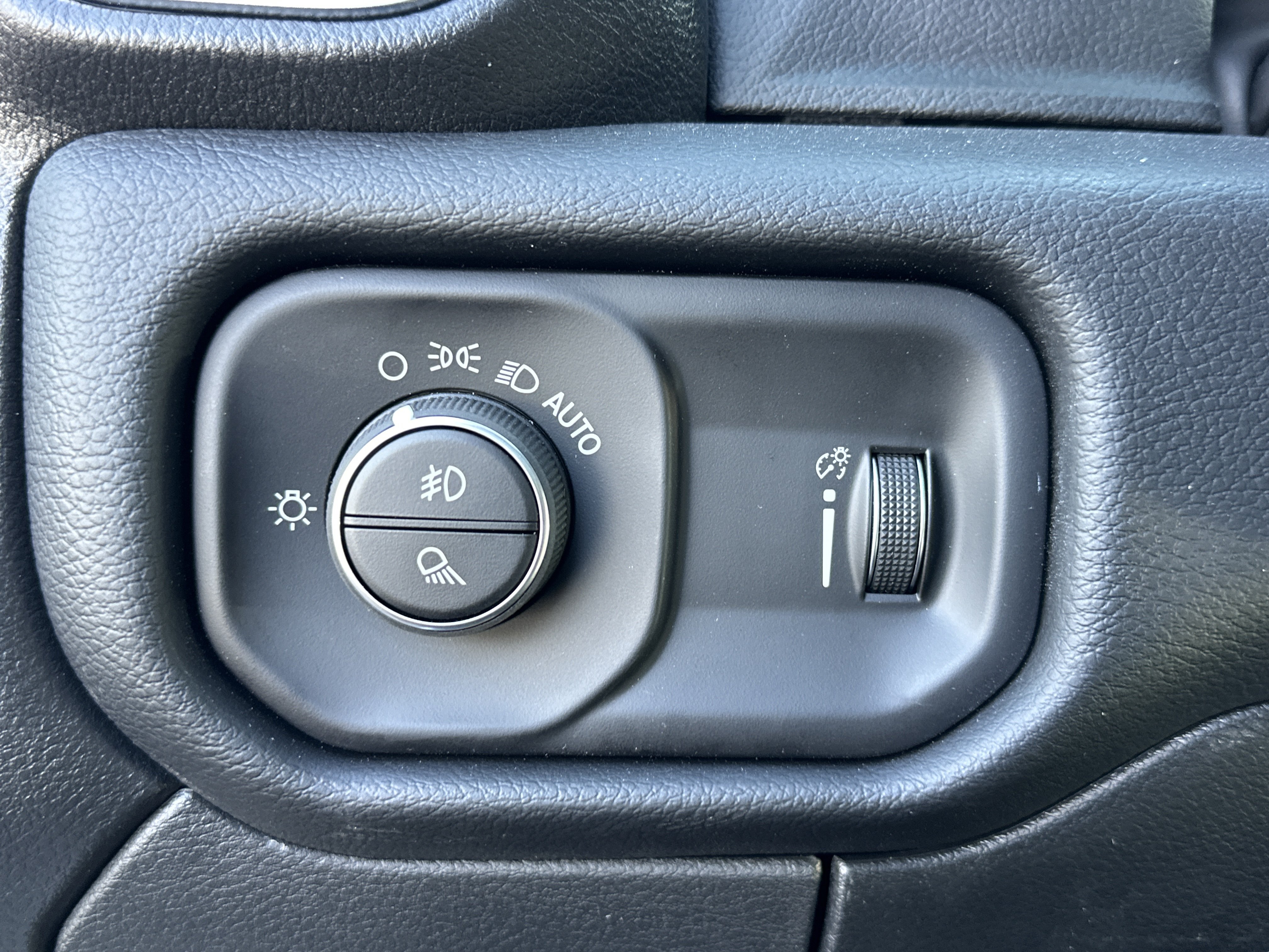 New 2026 RAM 2500 Big Horn AWD/4WD image 12
