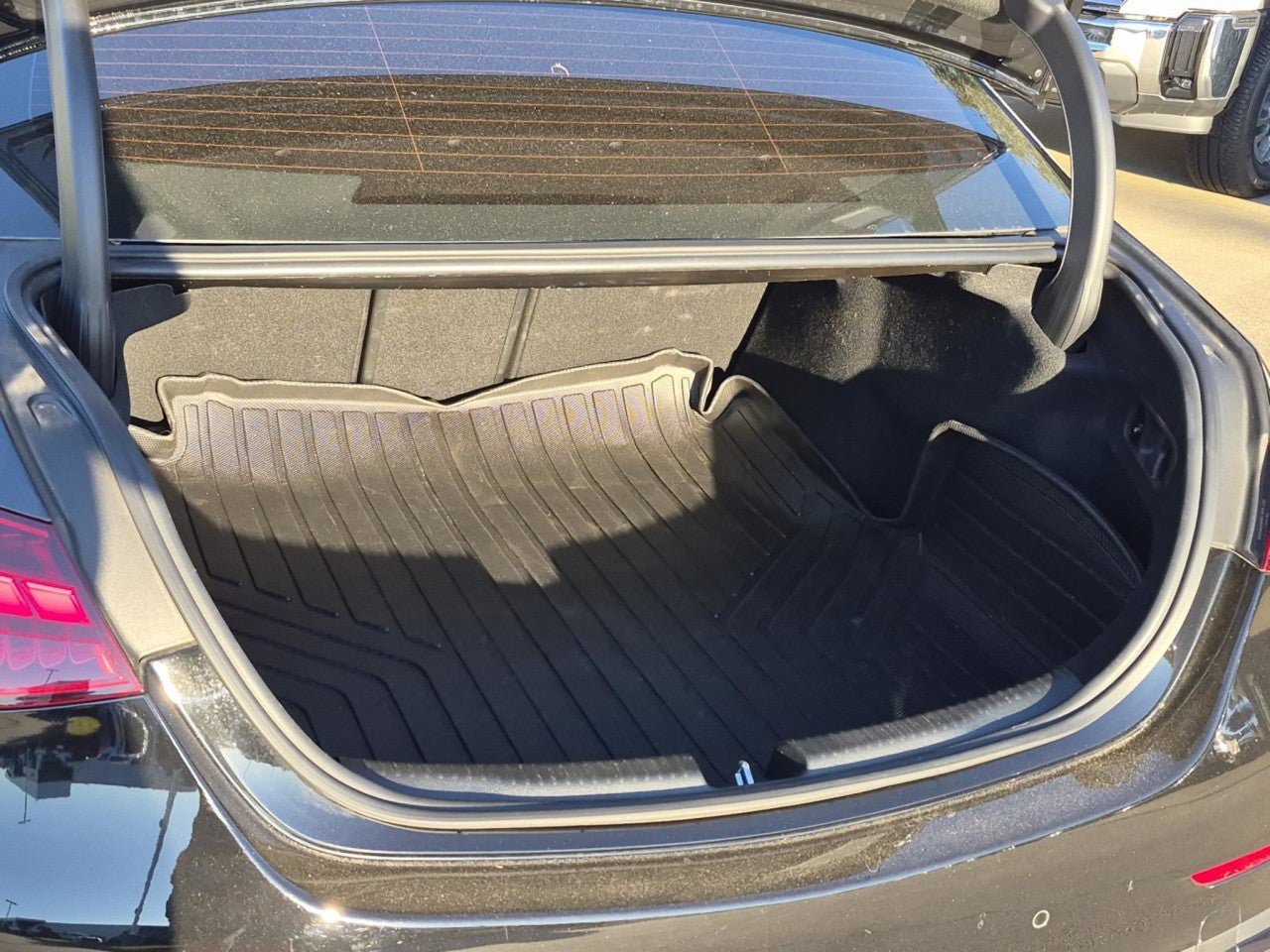 Used 2023 Mercedes-Benz C 300 Sedan image 8