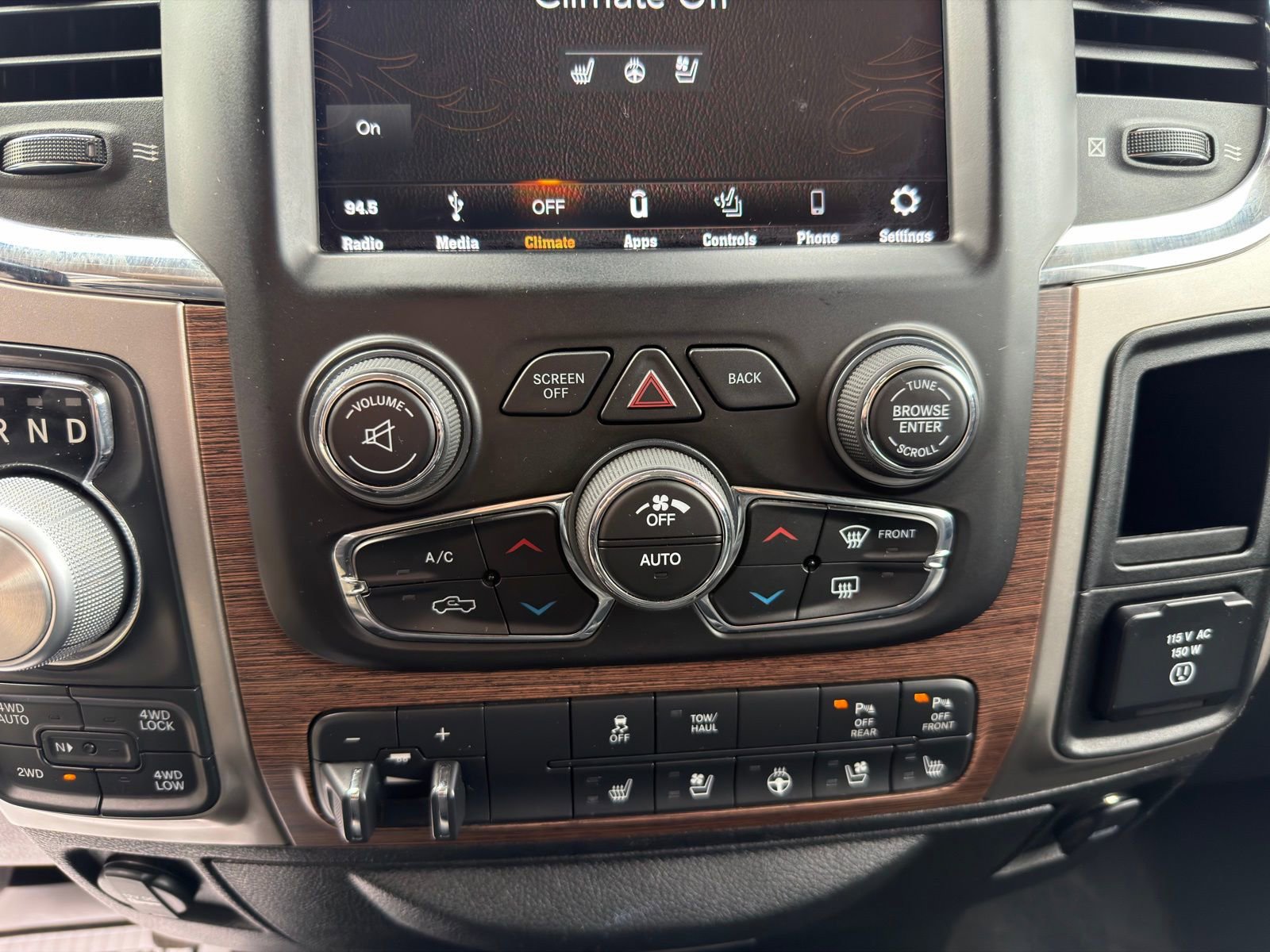 Used 2018 RAM 1500 Laramie image 24