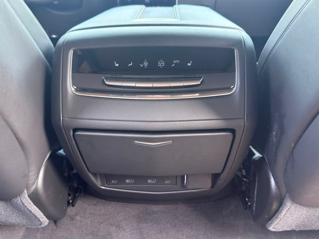 Used 2026 Cadillac Escalade ESV V w/ LPO, ONYX Package AWD/4WD image 38