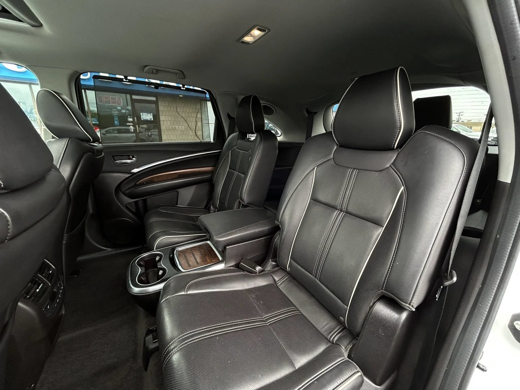 Used 2018 Acura MDX FWD w/ Advance Package image 30