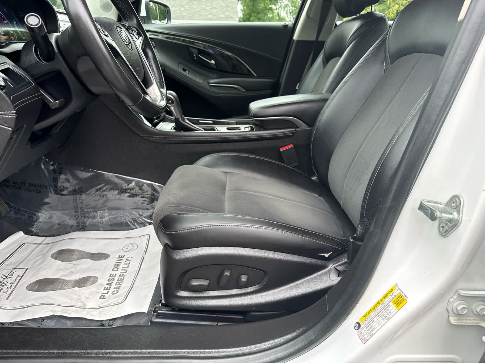 Used 2014 Buick LaCrosse FWD image 11
