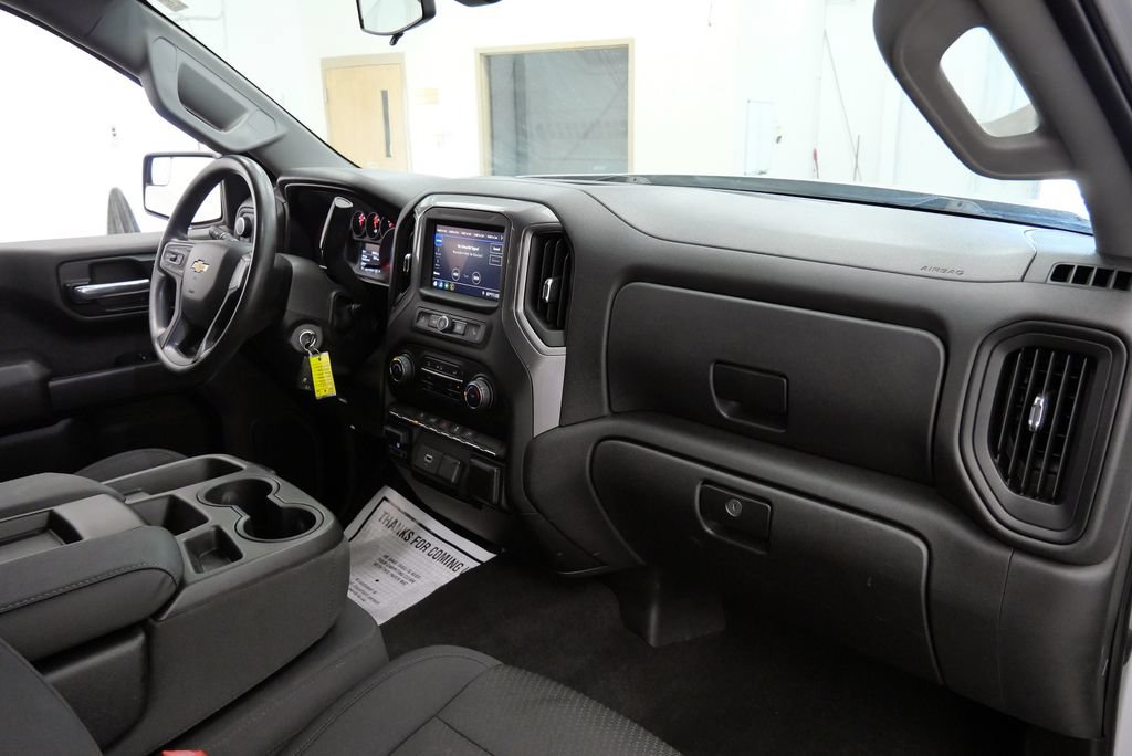 Used 2020 Chevrolet Silverado 1500 Custom w/ Custom Value Package AWD/4WD image 15
