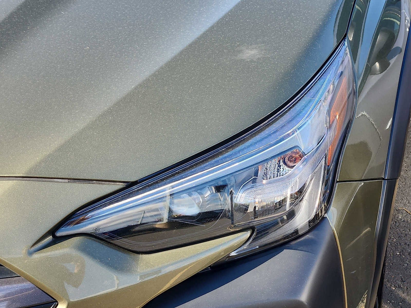 Certified 2025 Subaru Outback Premium AWD/4WD image 9