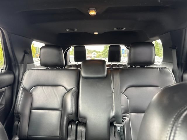 Used 2019 Ford Explorer XLT w/ Equipment Group 202A FWD image 9