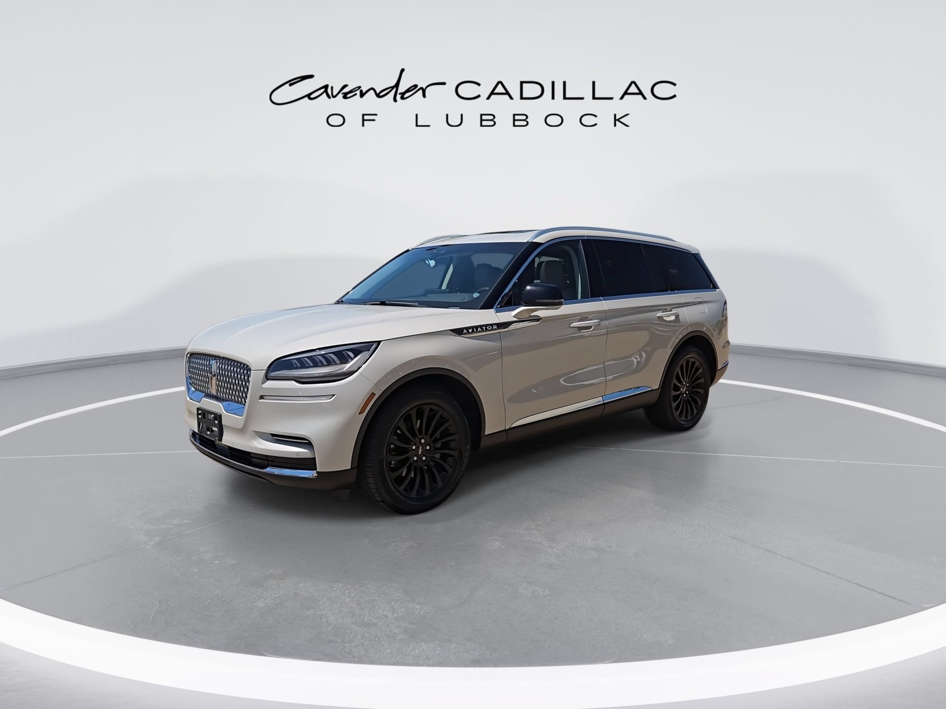 Used 2023 Lincoln Aviator 2WD w/ Premium Package image 4