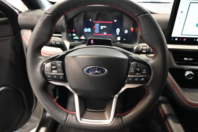 Used 2025 Ford Explorer ST-Line w/ ST-Line Street Pack AWD/4WD image 21