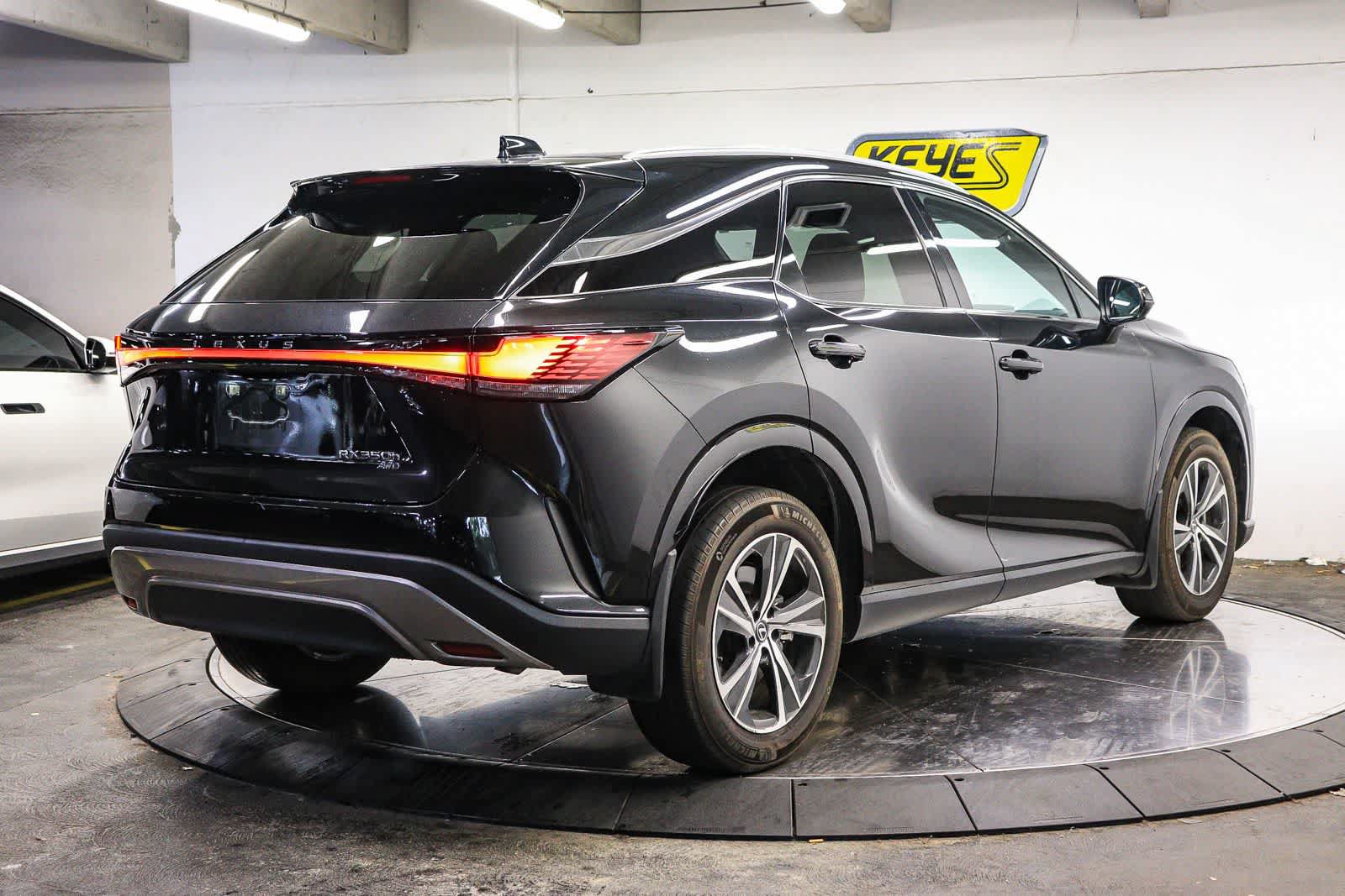 Used 2024 Lexus RX 350h w/ Convenience Package AWD/4WD image 10