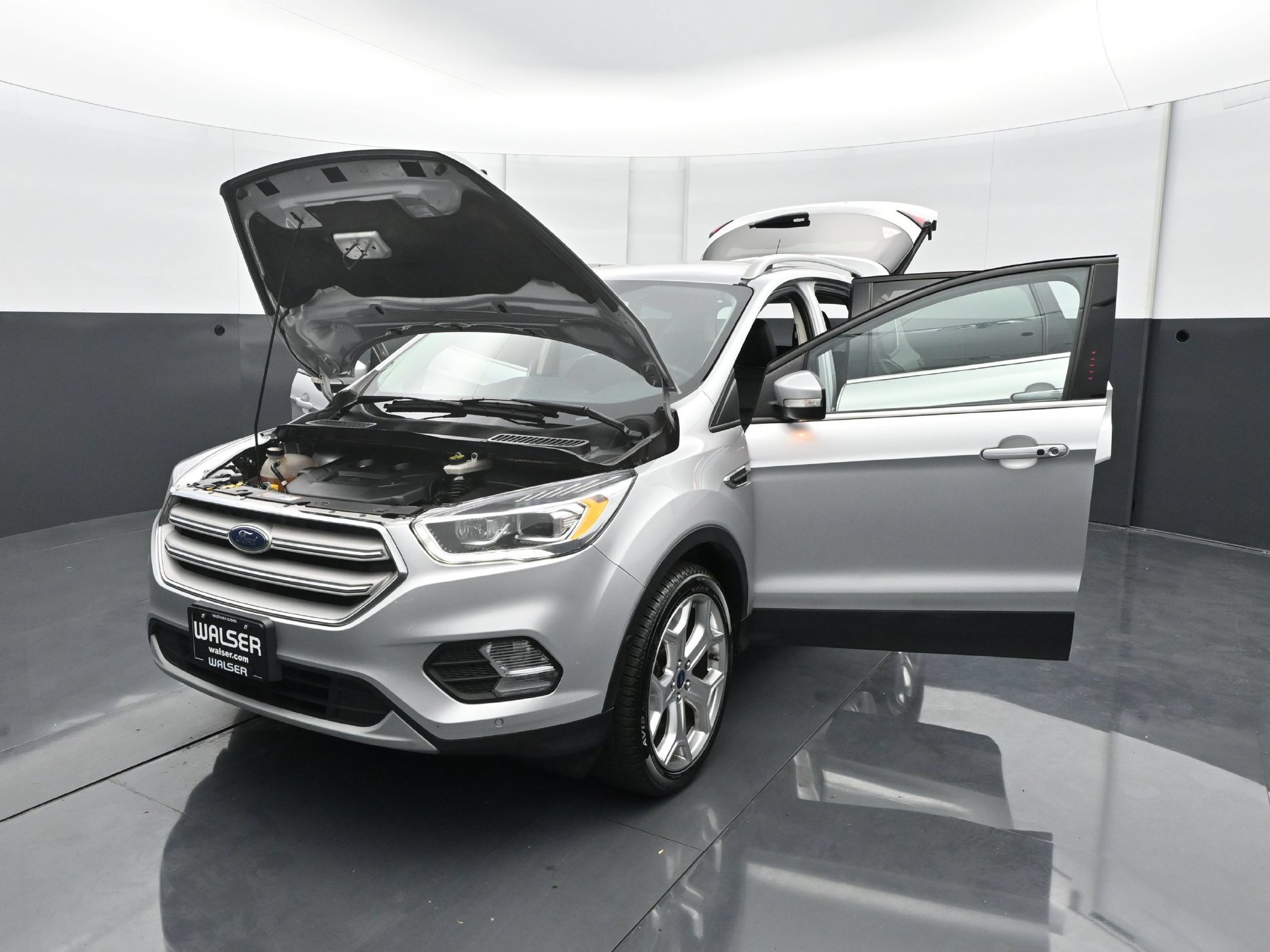 Used 2019 Ford Escape Titanium w/ U9j03 - Titanium Tow Package AWD/4WD image 28