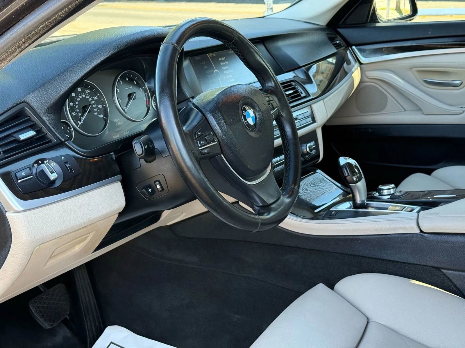 Used 2011 BMW 535i xDrive Sedan image 17