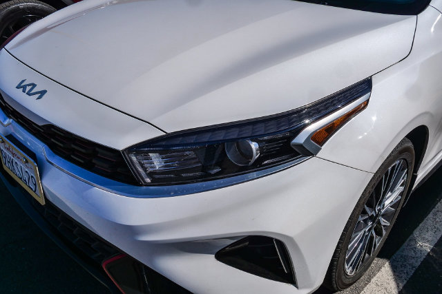 Certified 2023 Kia Forte GT-Line FWD image 6