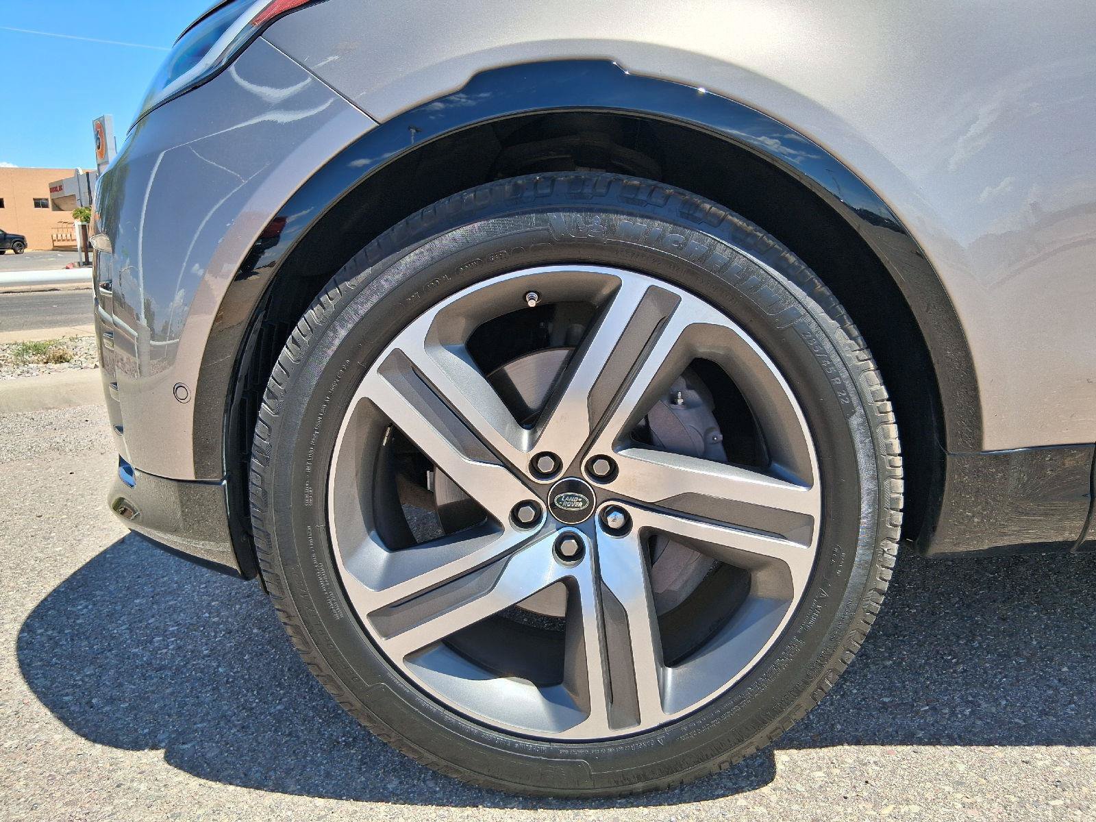 Used 2021 Land Rover Discovery HSE R-Dynamic AWD/4WD image 40