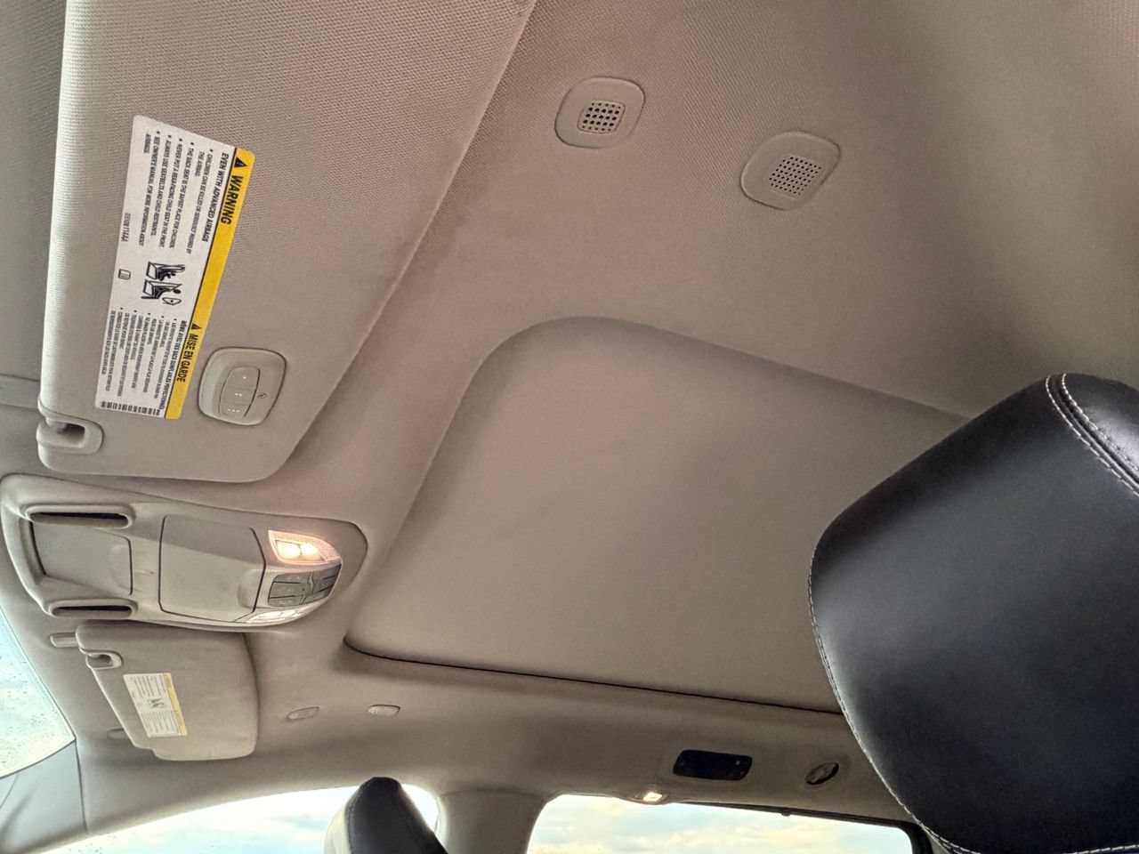 Used 2023 Chrysler Pacifica Limited FWD image 30