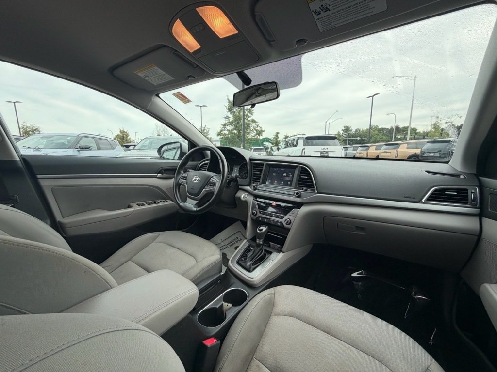 Used 2017 Hyundai Elantra SE w/ SE A/T Tech Package 03 FWD image 9