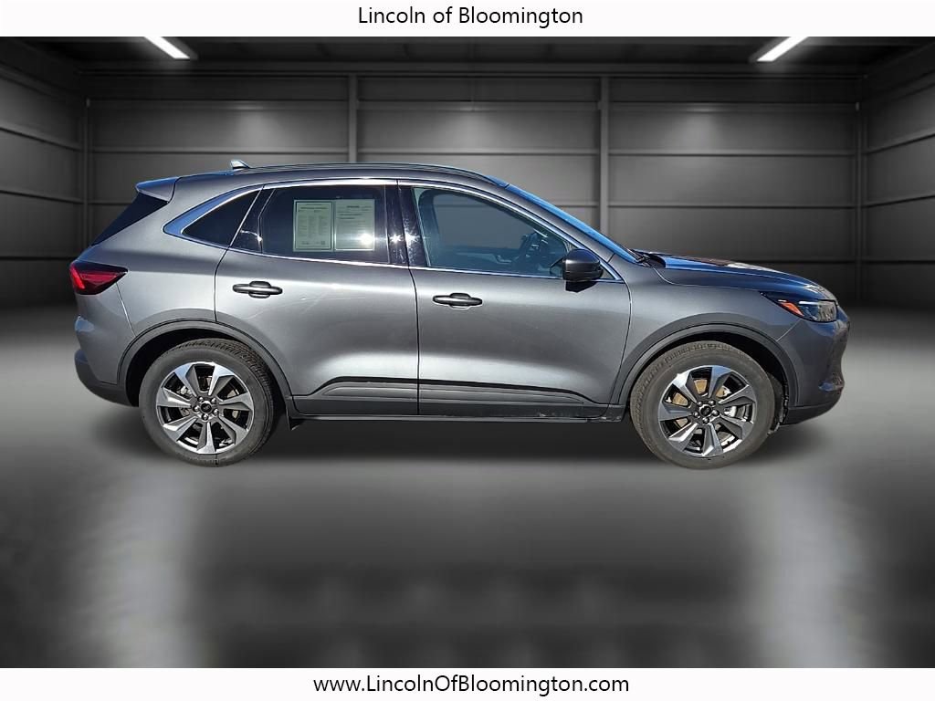 Used 2025 Ford Escape Platinum w/ Premium Technology Package image 8