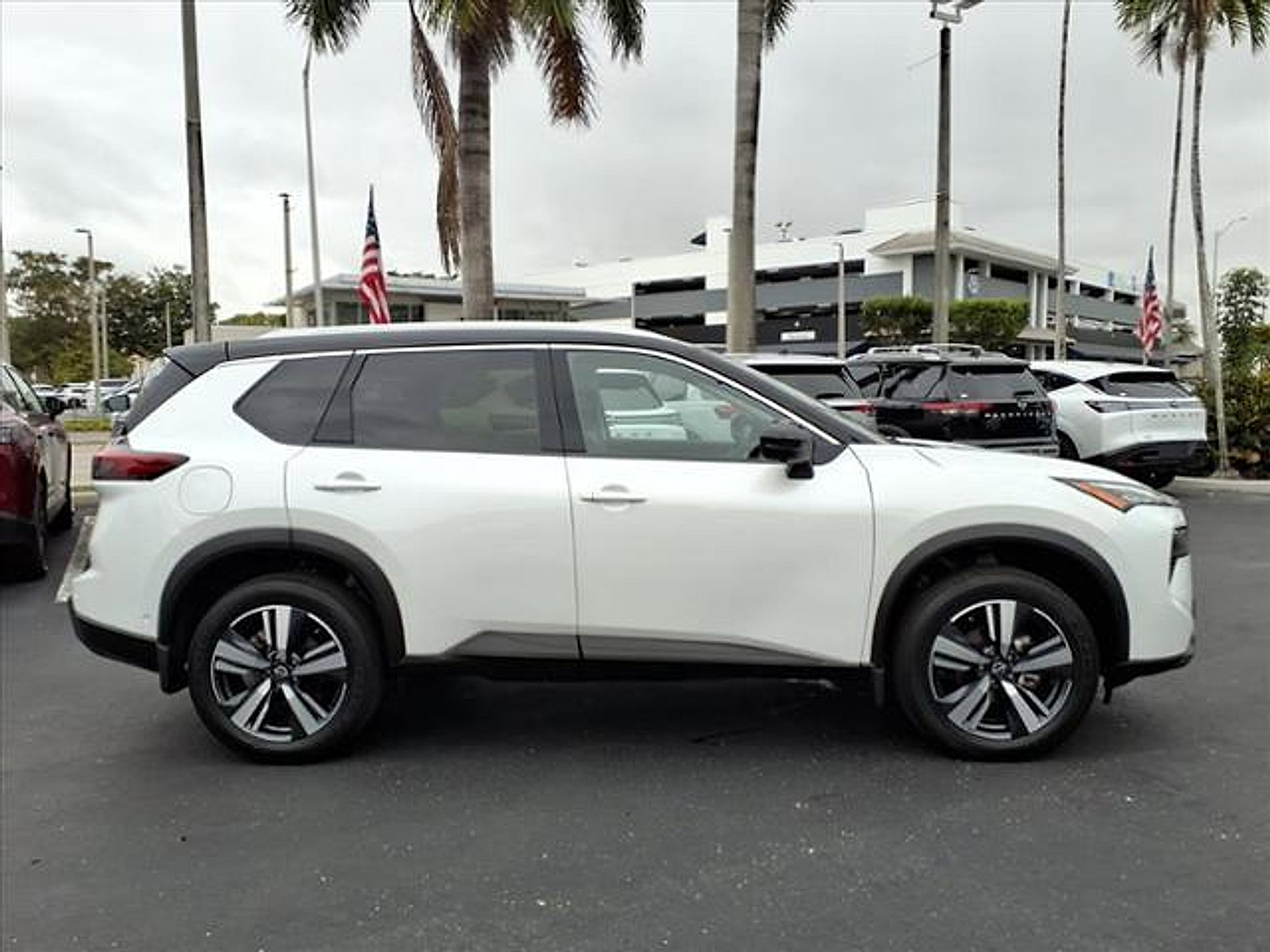 Certified 2024 Nissan Rogue SL image 8