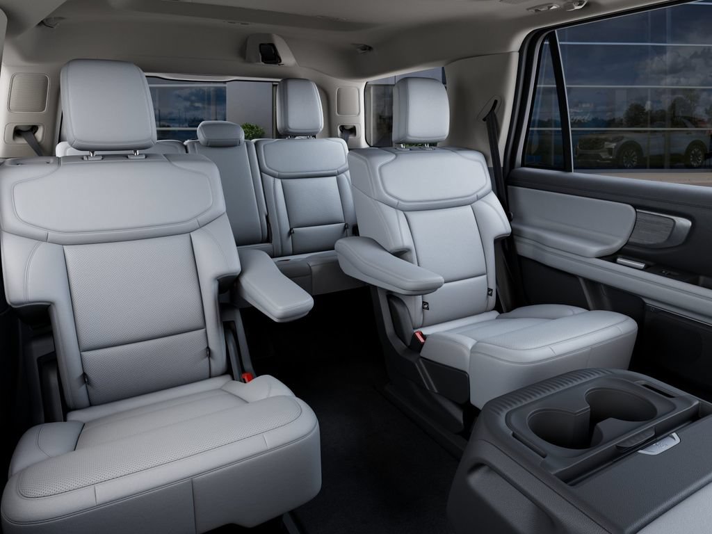New 2027 Ford Expedition Platinum w/ Driver's Package RWD image 3