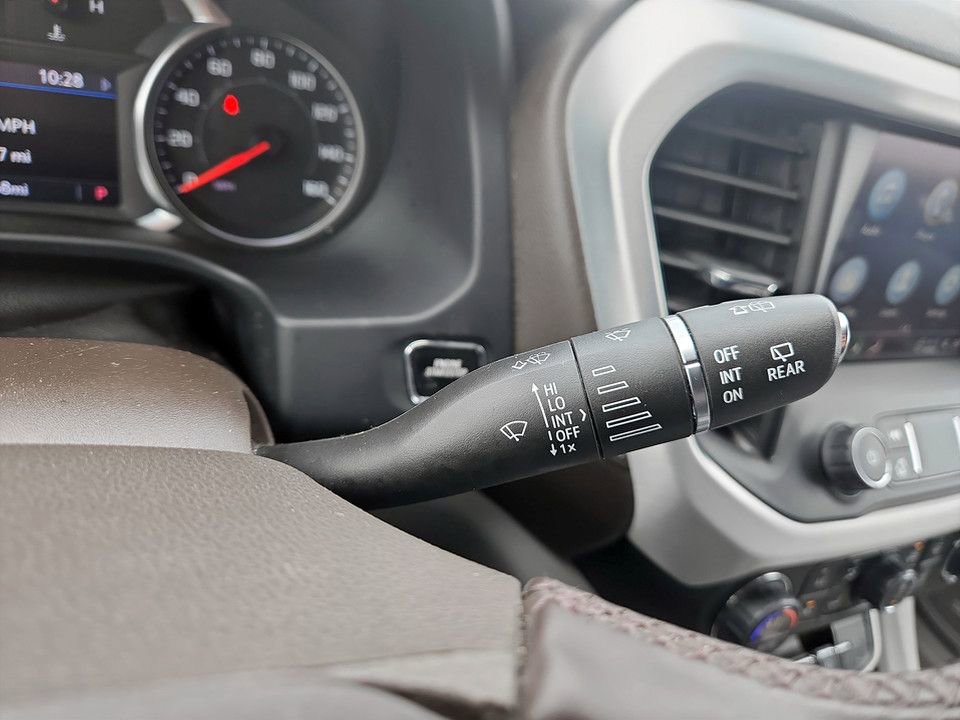 Used 2023 GMC Acadia SLT image 16