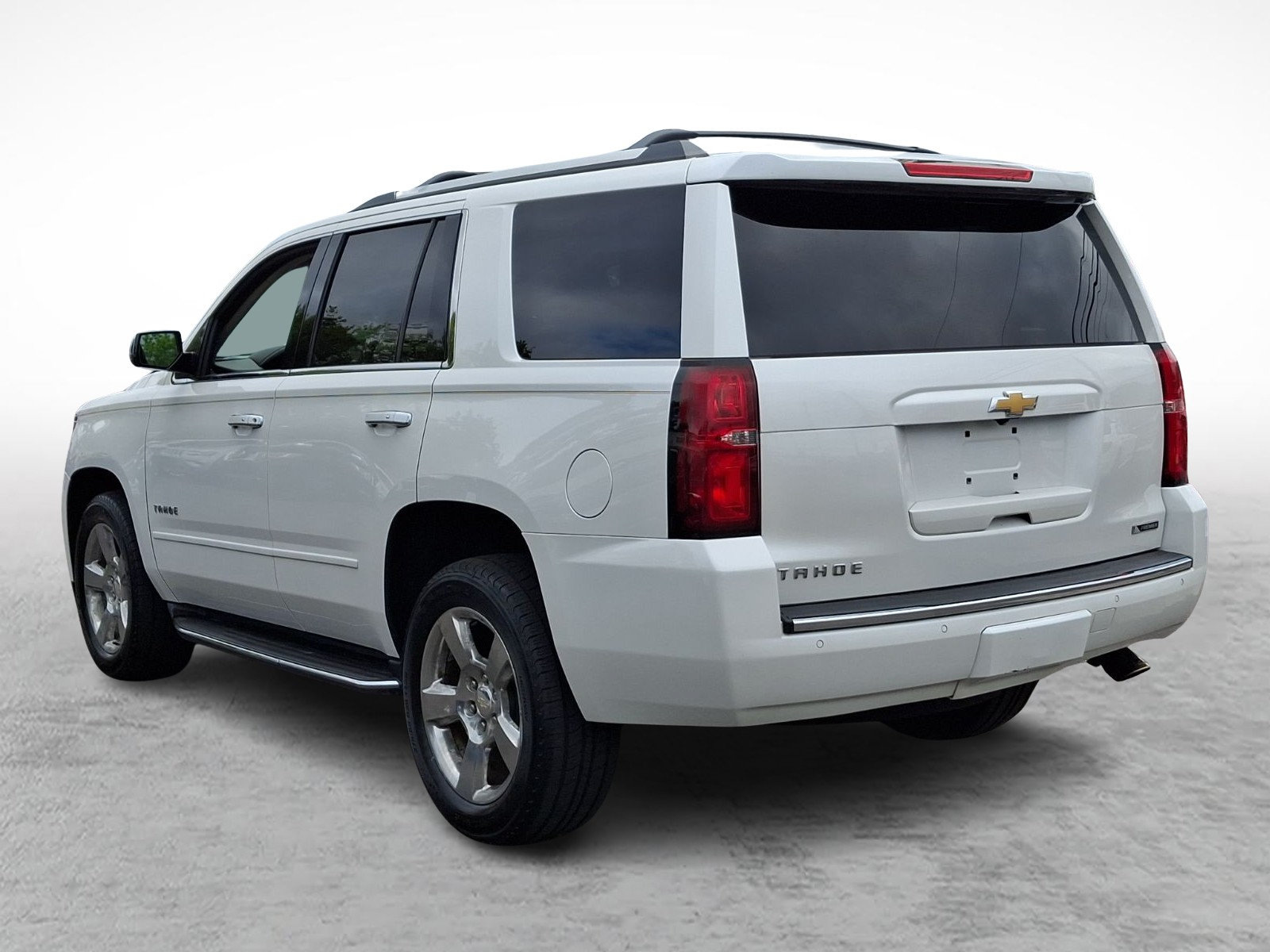 Used 2017 Chevrolet Tahoe Premier AWD/4WD image 4