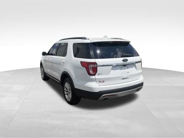 Used 2017 Ford Explorer XLT FWD image 5