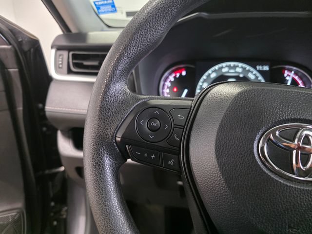 Used 2025 Toyota RAV4 XLE AWD/4WD image 26