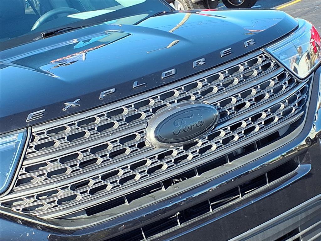 Used 2023 Ford Explorer XLT w/ Equipment Group 202A image 30