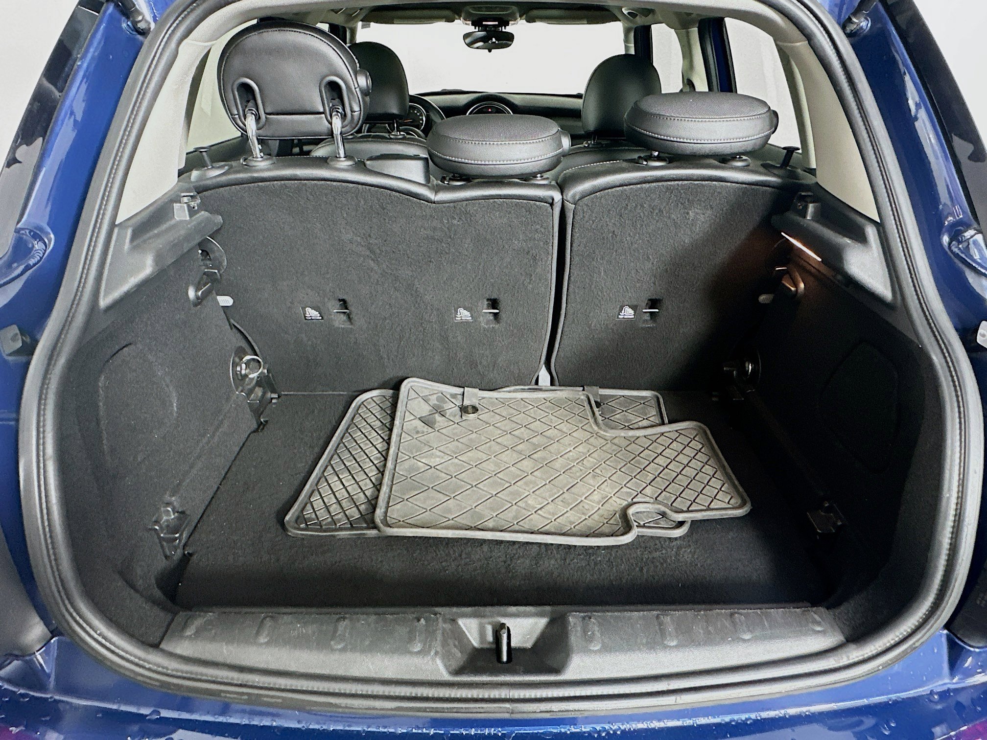 Used 2015 MINI Cooper 4-Door Hardtop FWD image 27