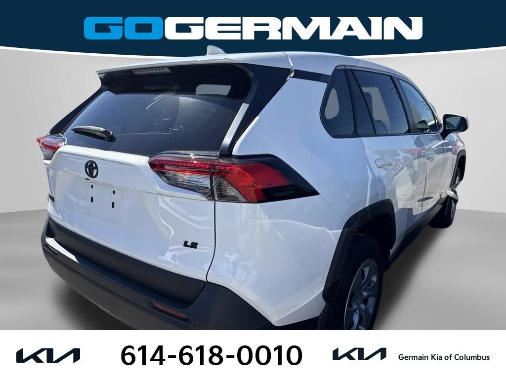 Used 2023 Toyota RAV4 LE FWD image 4