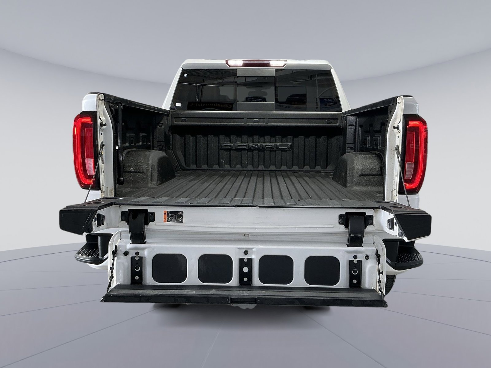 Used 2021 GMC Sierra 1500 Denali w/ Denali Illumination Package AWD/4WD image 25