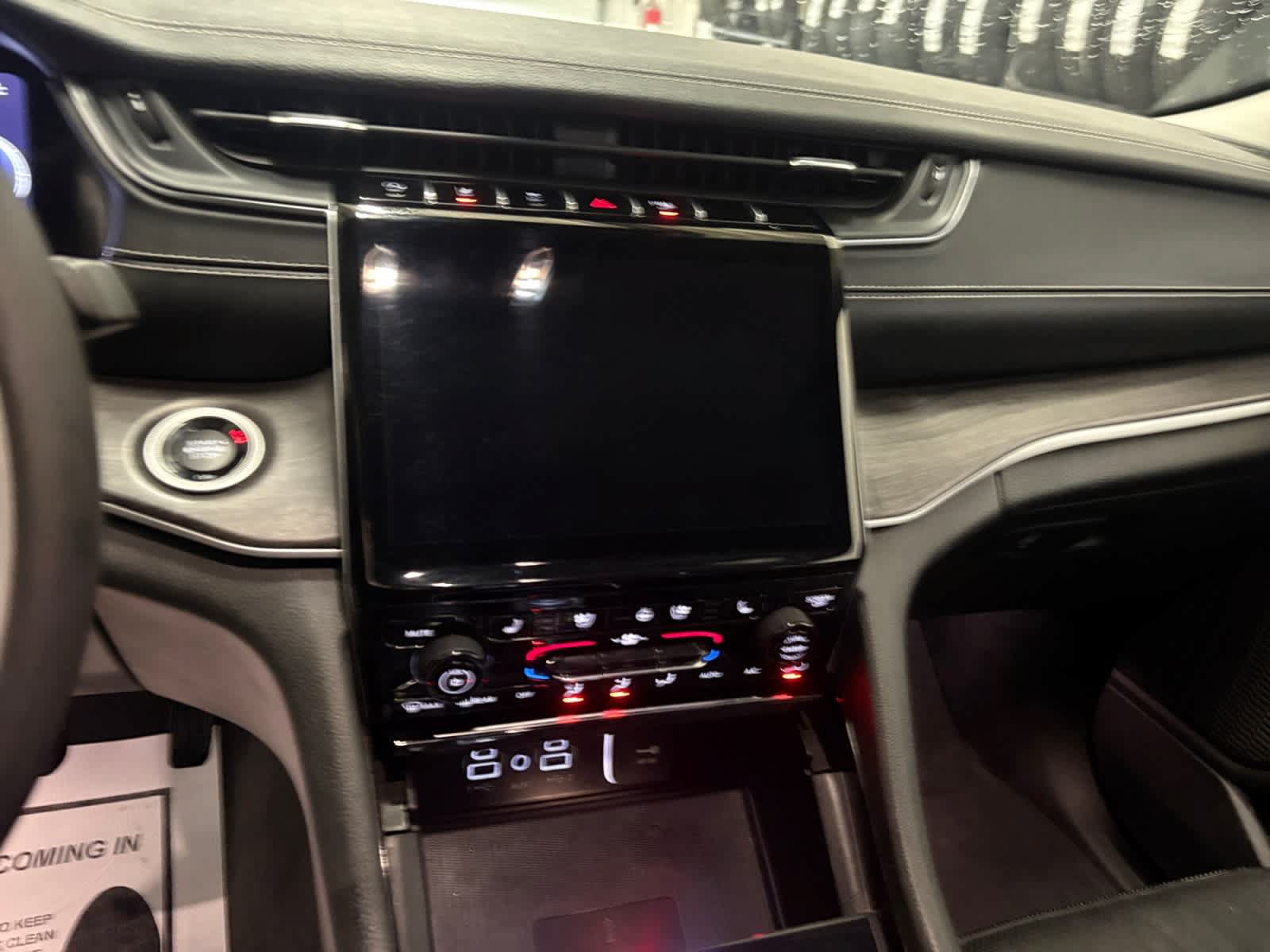 Used 2023 Jeep Grand Cherokee Limited w/ Luxury Tech Group II AWD/4WD image 19