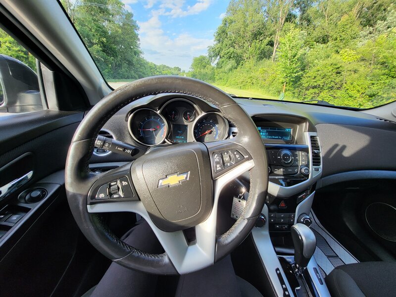 Used 2011 Chevrolet Cruze Eco FWD image 13