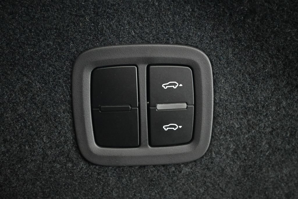 Certified 2025 Porsche Cayenne Turbo GT AWD/4WD image 35