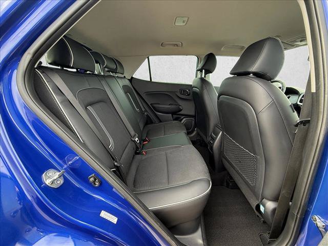 Used 2024 Hyundai Venue Limited FWD image 24