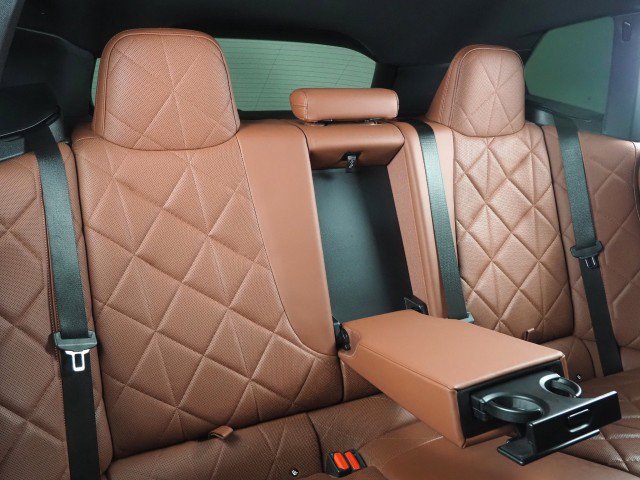 Used 2024 BMW iX xDrive50 w/ Sport Package image 17