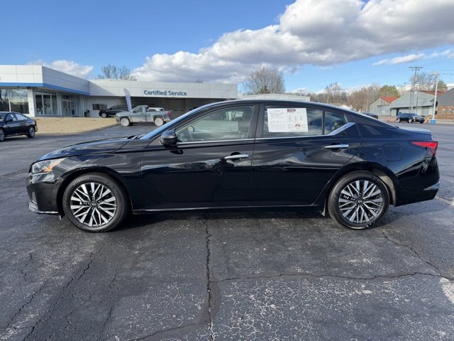 Used 2025 Nissan Altima 2.5 SV image 7