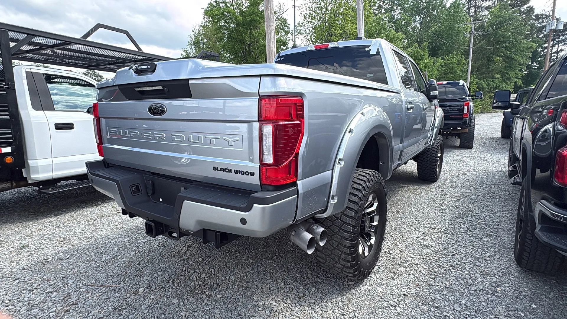 Used 2022 Ford F250 Lariat w/ Black Appearance Package image 5